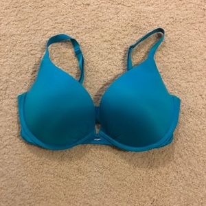 34 DD Victoria’s Secret plunge push-up bra